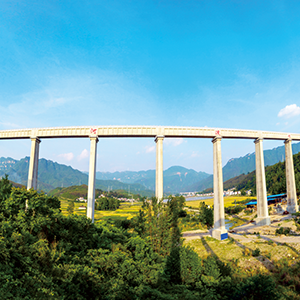 多乐游戏活动:国内的八条死亡公路成功走过任何一条的绝对都是勇士！